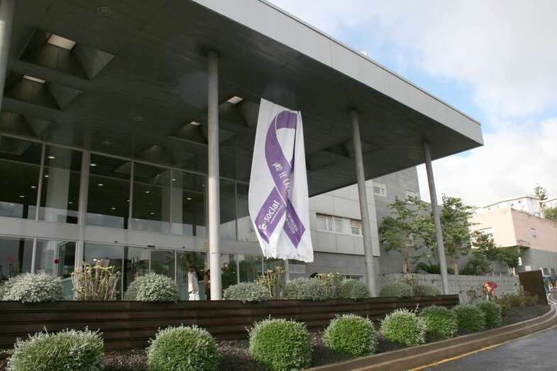 Pancarta contra la violencia sexista en un centro hospitalario público de Canarias (Foto TA)